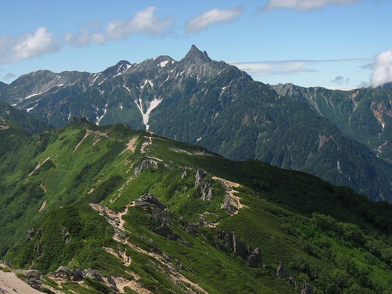 File:Mt.Yarigatake from Enzansou.jpg