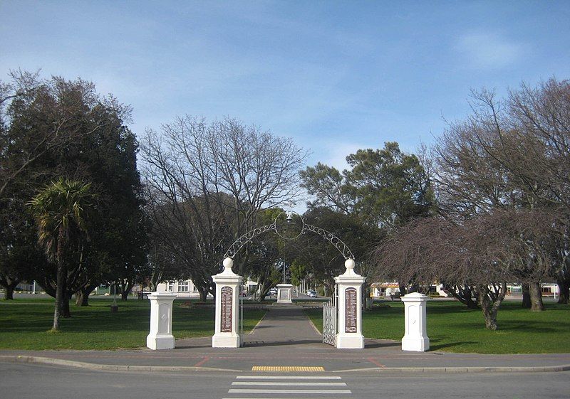 File:NZ-Martinborough.jpg