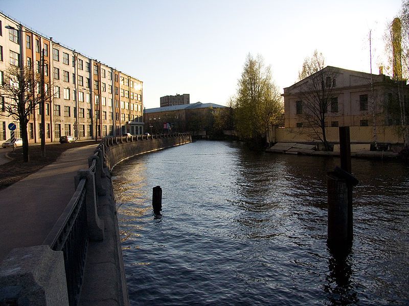 File:Smolenka river SPb.jpg