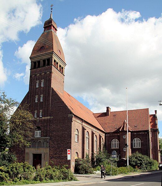 File:Solbjerg Kirke Copenhagen.jpg