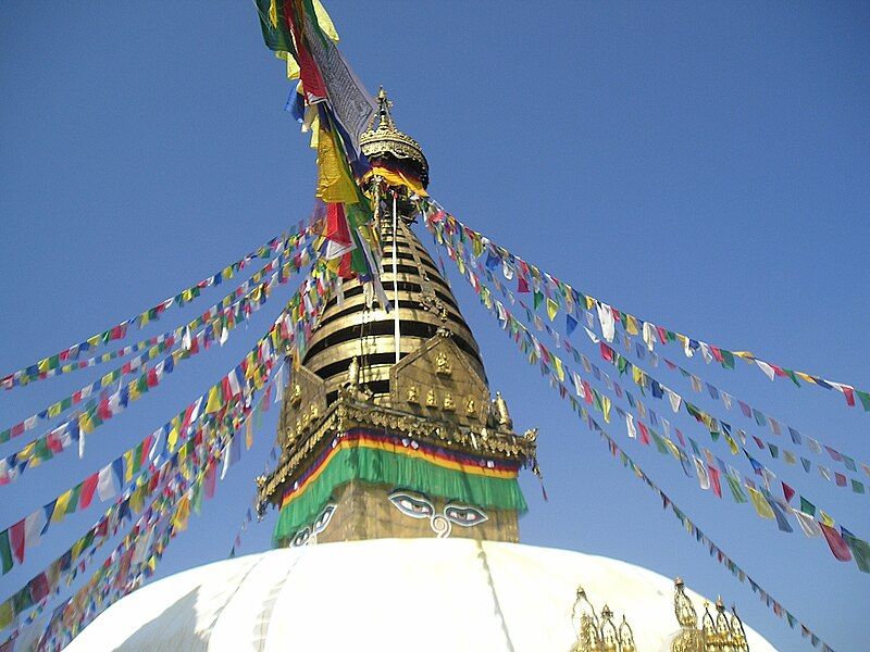 File:Swayambhunath-stupa-and-prayer-flags.jpg