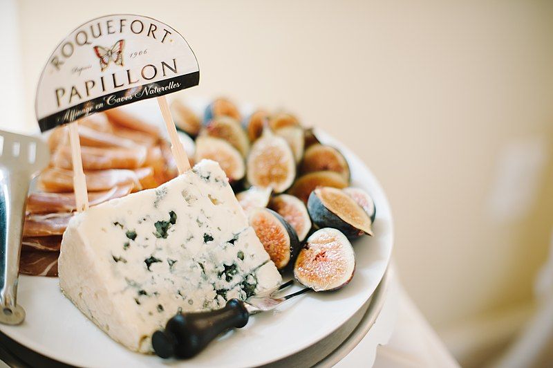 File:Blue cheese plates.jpg