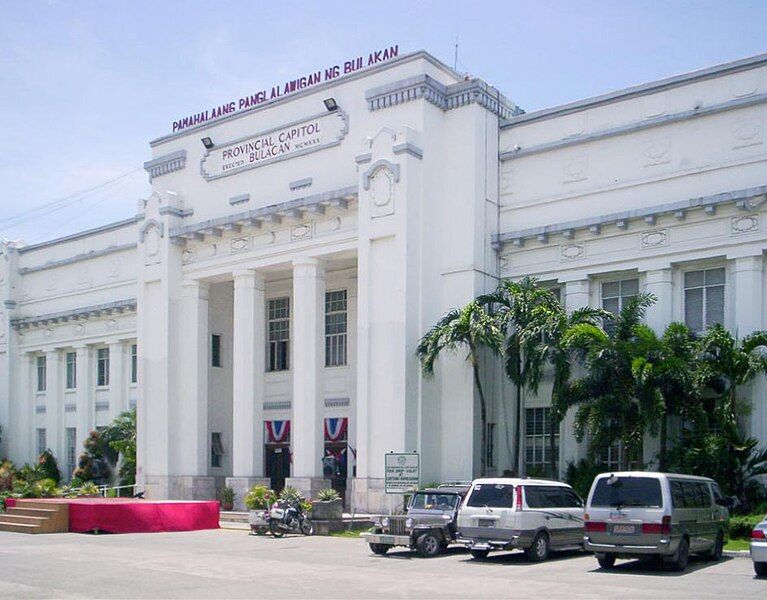 File:Bulacan Provincial Capitol.jpg