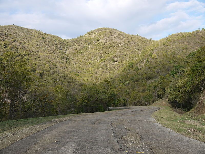 File:Carretera Granma2.jpg