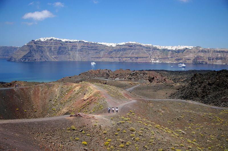 File:GR-santorini-neakameni-krater.jpg