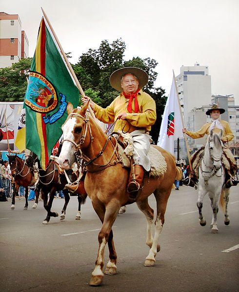 File:Gaucho-a-cavalo.jpg