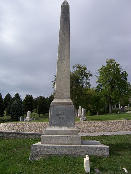 File:JohnTaylorGraveSouth.jpg