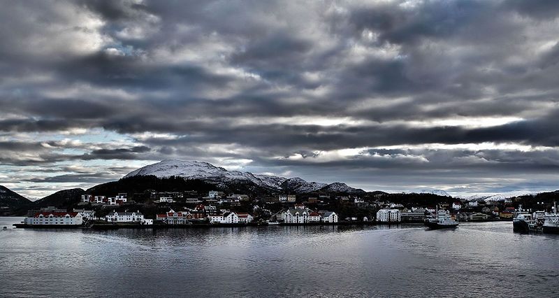 File:Kristiansund-Innlandet.jpg