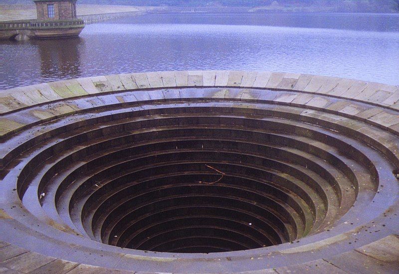 File:Ladybower Reservoir Outlet.jpg