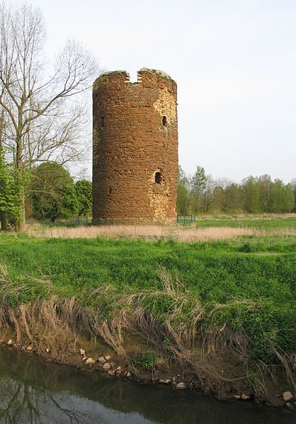 File:Maagdentoren zichem.jpg