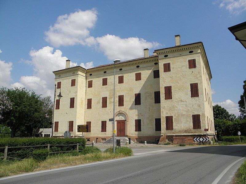 File:Palazzo Pepoli (Trecenta).jpg