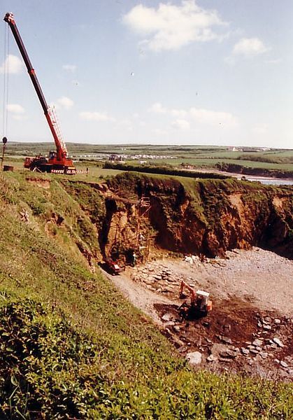 File:Pembrokeshire-Oil-cleanup-21-06-1996.jpg