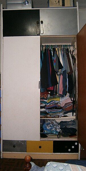 File:Space-saving closet.JPG