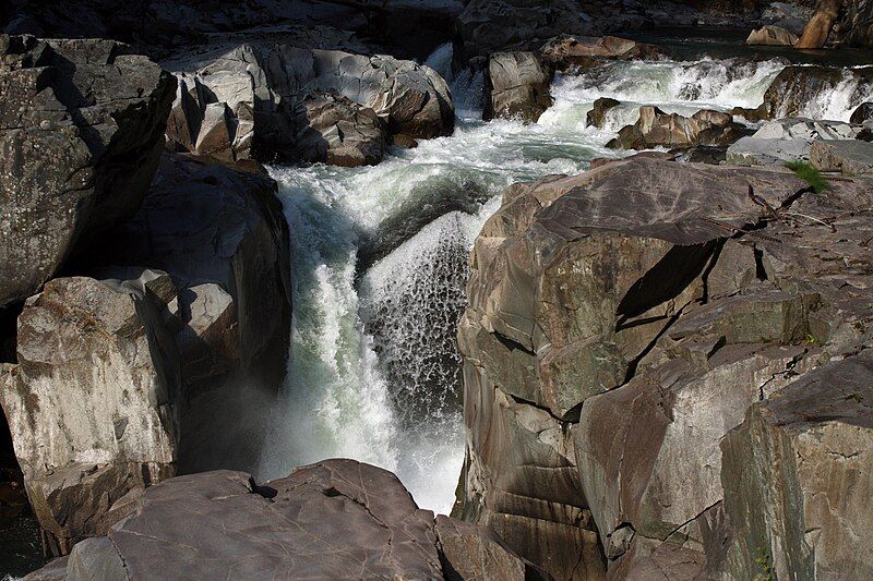 File:Stillaguamish River 9331.JPG