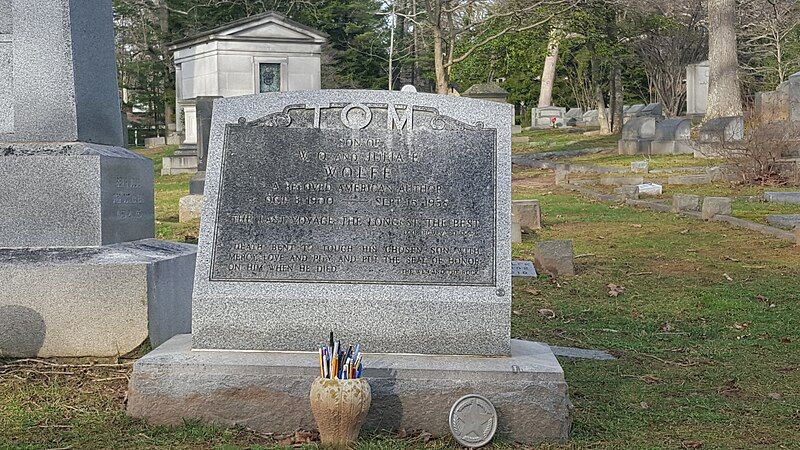 File:Thomas Wolfe Grave.jpg