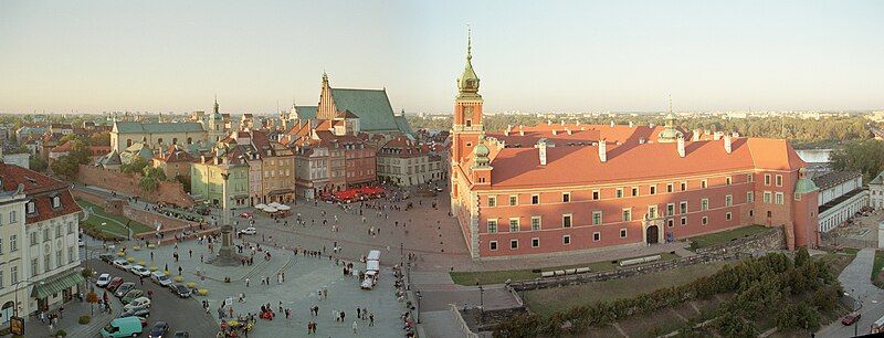 File:Warsaw-Castle-Square-2.jpg