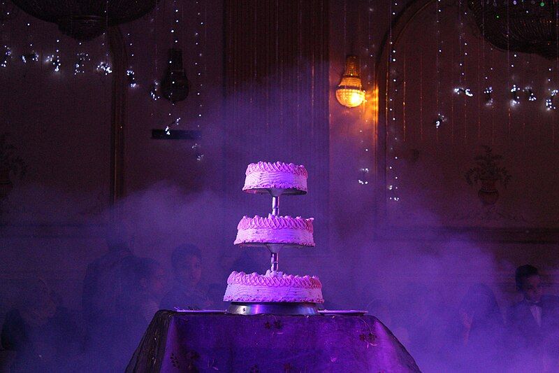 File:Wedding cake (0).jpg