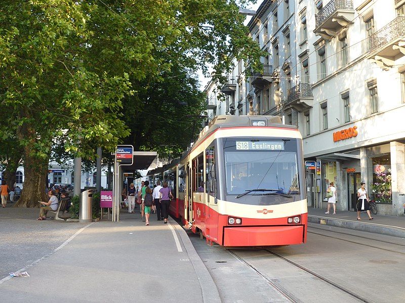 File:Zürich Stadelhofen (4947846439).jpg