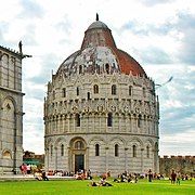 The two colours of the dome seen from north-east