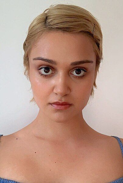 File:Ariela Barer (cropped).jpg