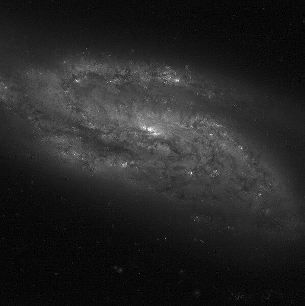 File:Arp 18 Hubble.jpg