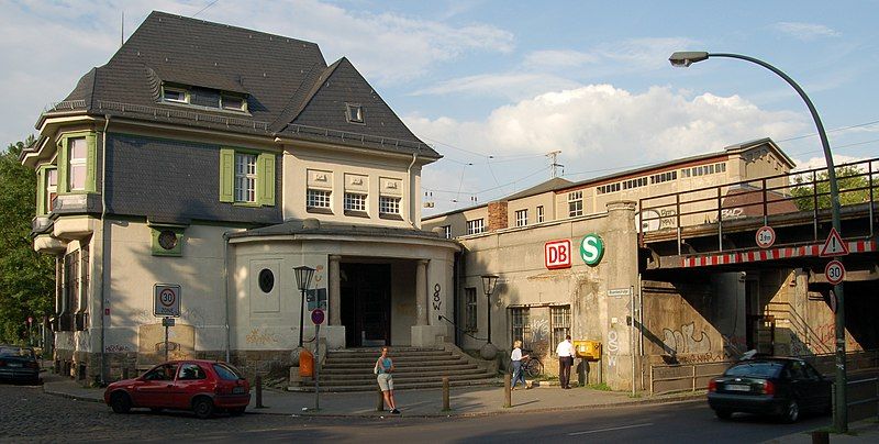 File:Berlin-Karow-Bahnhof.jpg