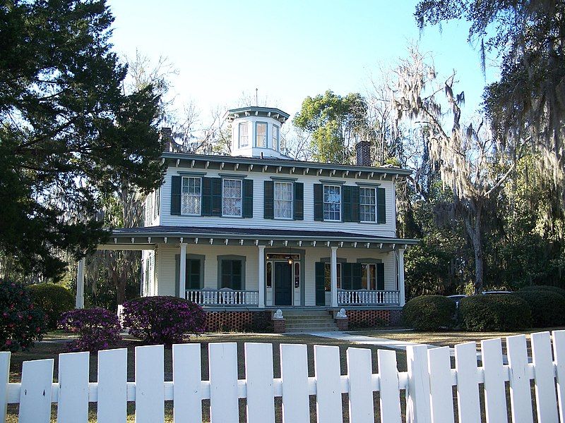 File:Denham-Lacy House01.jpg