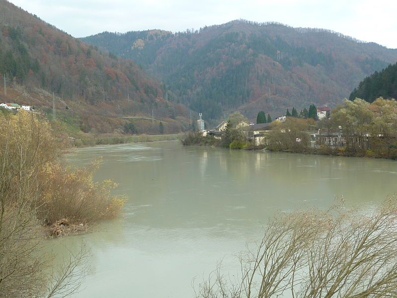 File:Drava at Podvelka.jpg