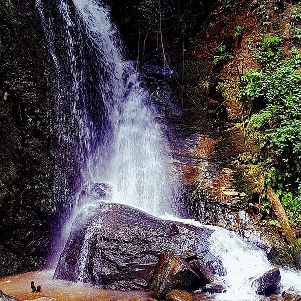 File:Erin jesa waterfall.jpg