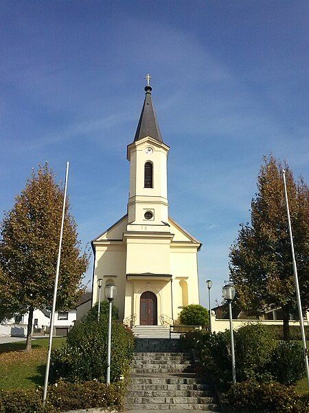 File:Grafenschachen Kirche 1.jpg