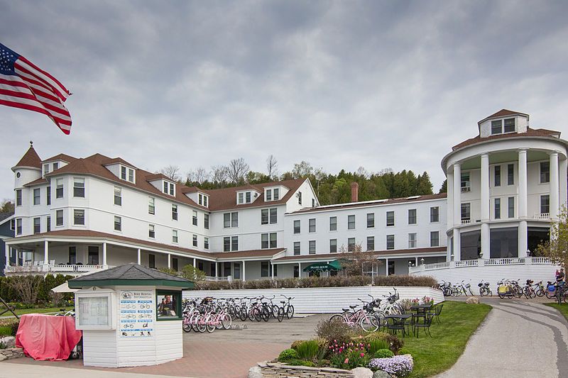 File:Island House-Mackinaw Island.jpg