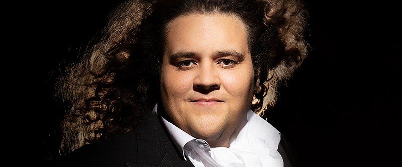 File:Jonathan Antoine.jpg