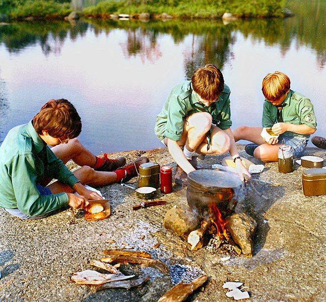 File:Kochen auf Fahrt2.JPG