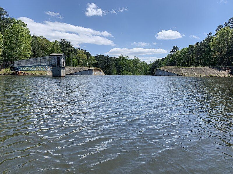 File:Lake Kedron Dam.jpg