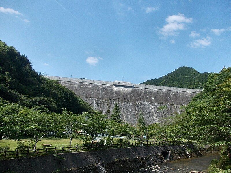 File:Magaribuchi Dam 04.jpg