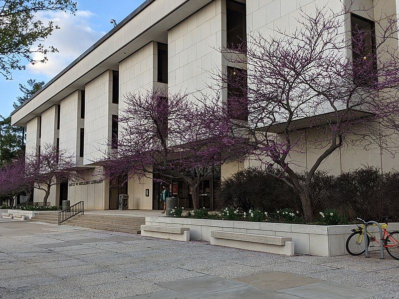 File:Mullins Library UA.jpg