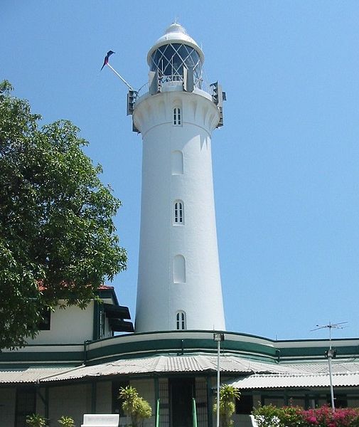 File:Raffles Lighthouse.jpg