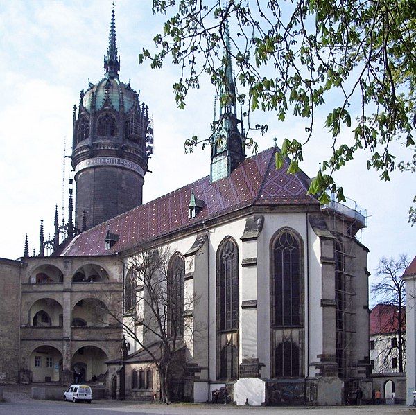 File:Schlosskirche (Wittenberg).jpg