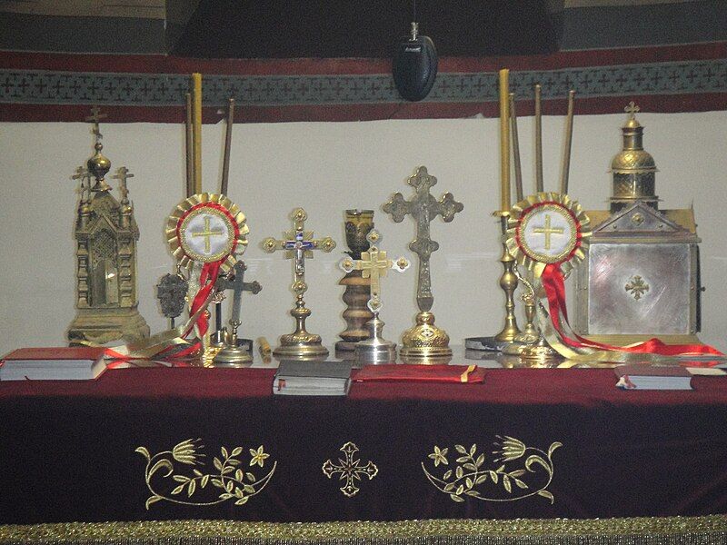 File:St. Nikolas altar.JPG