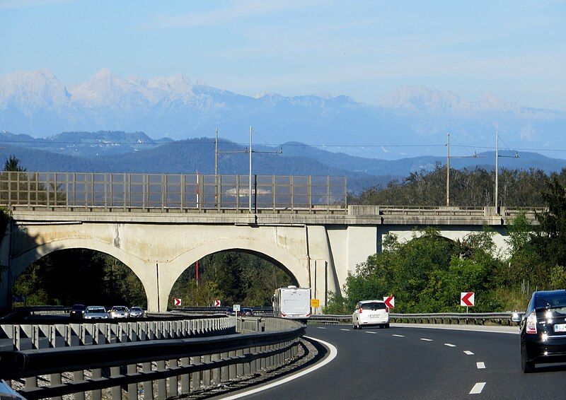 File:Stampetta Bridge Slovenia.JPG