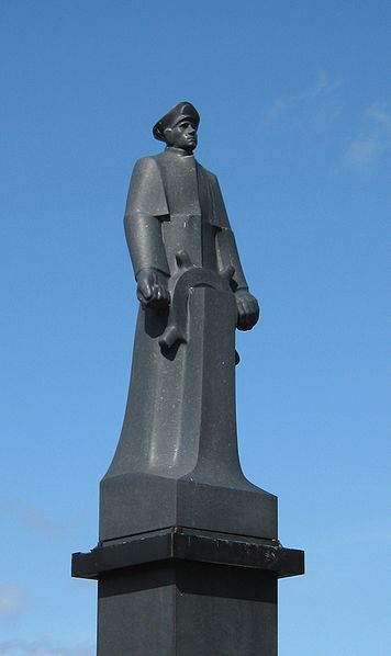 File:Statue Shetlandslarsen.jpg