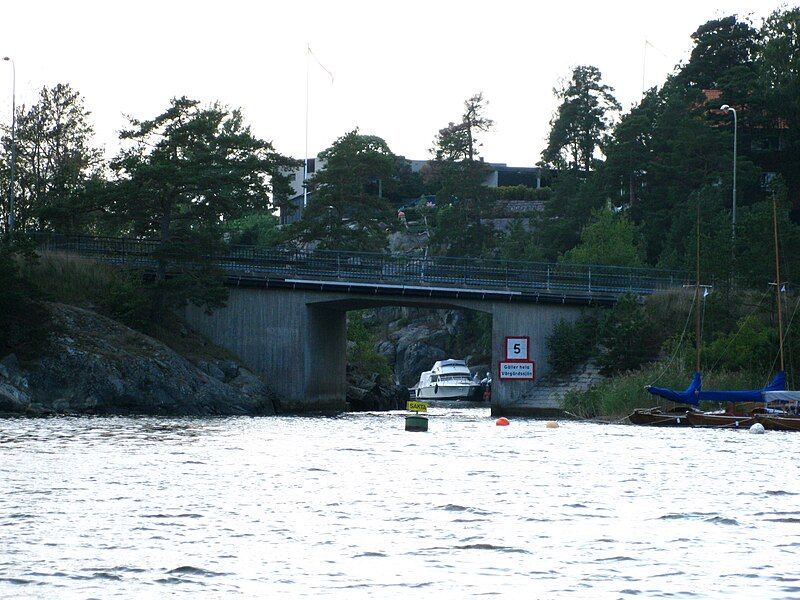 File:Vårgärda kanal.jpg