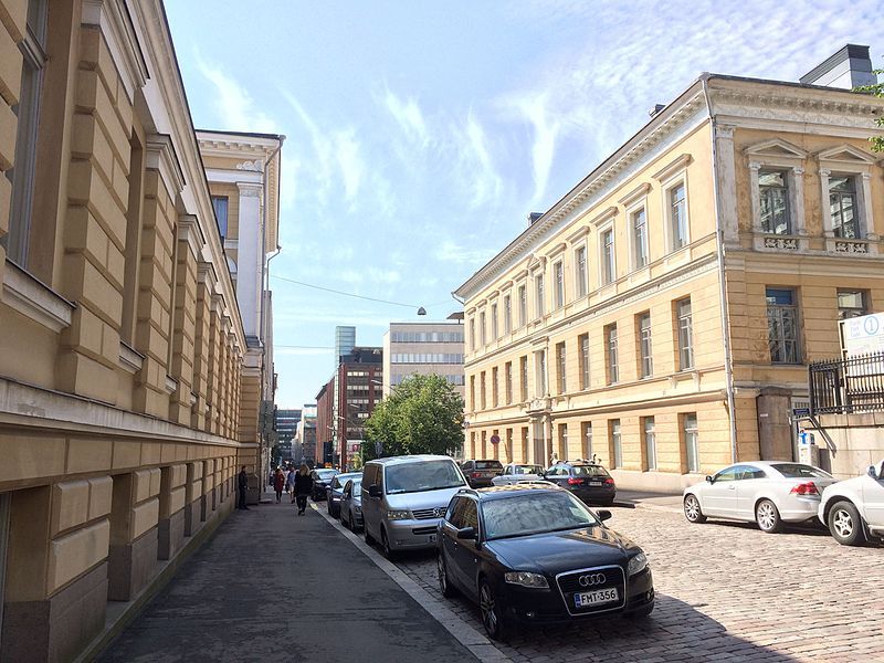 File:Yliopistonkatu Kansalliskirjasto.jpg