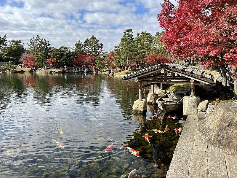 File:名古屋市徳川園の龍仙湖.jpg