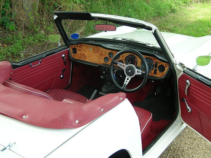 File:1969.triumph.tr5.inside.jpg