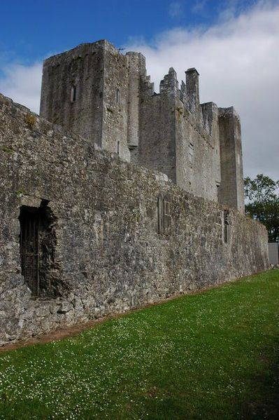 File:Barryscourt Castle.jpg