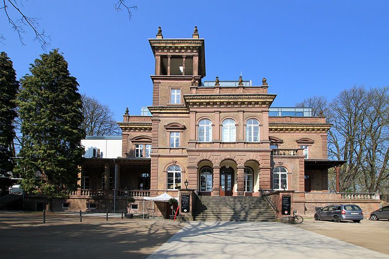 File:Brühl Kaiserbahnhof Parkseite.JPG