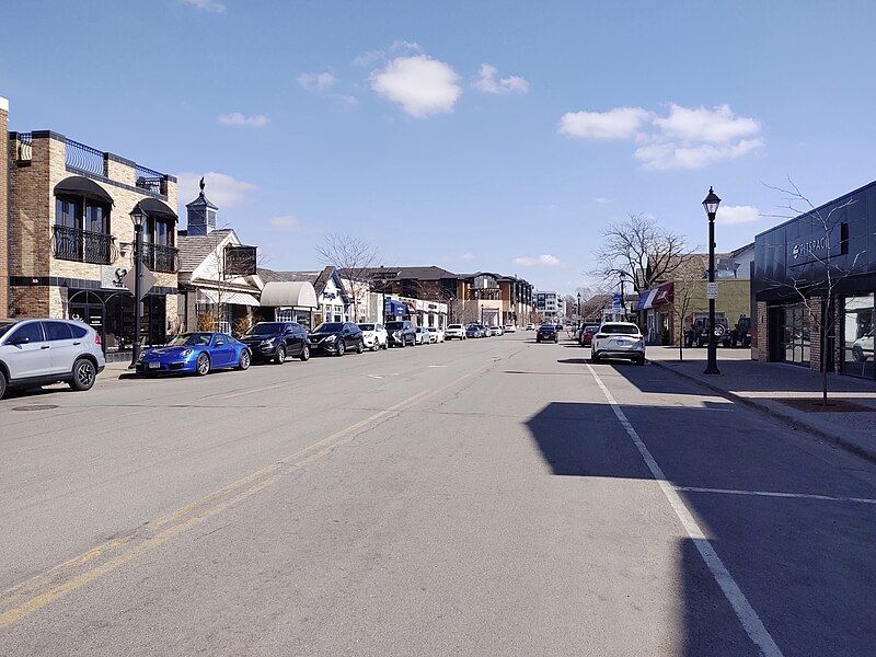 File:Downtown Wayzata.jpg