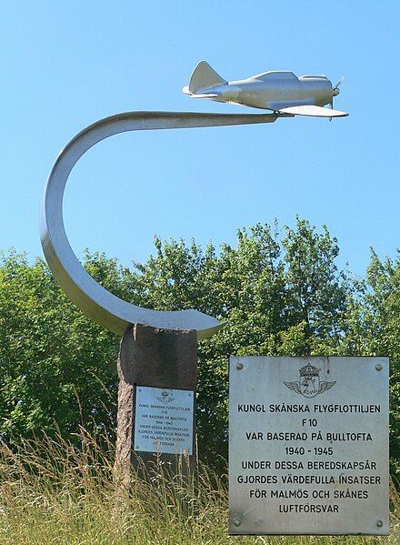 File:F10 monument.jpg