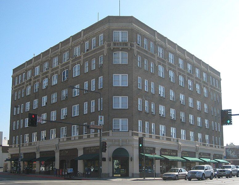 File:GlendaleHotel2.jpg